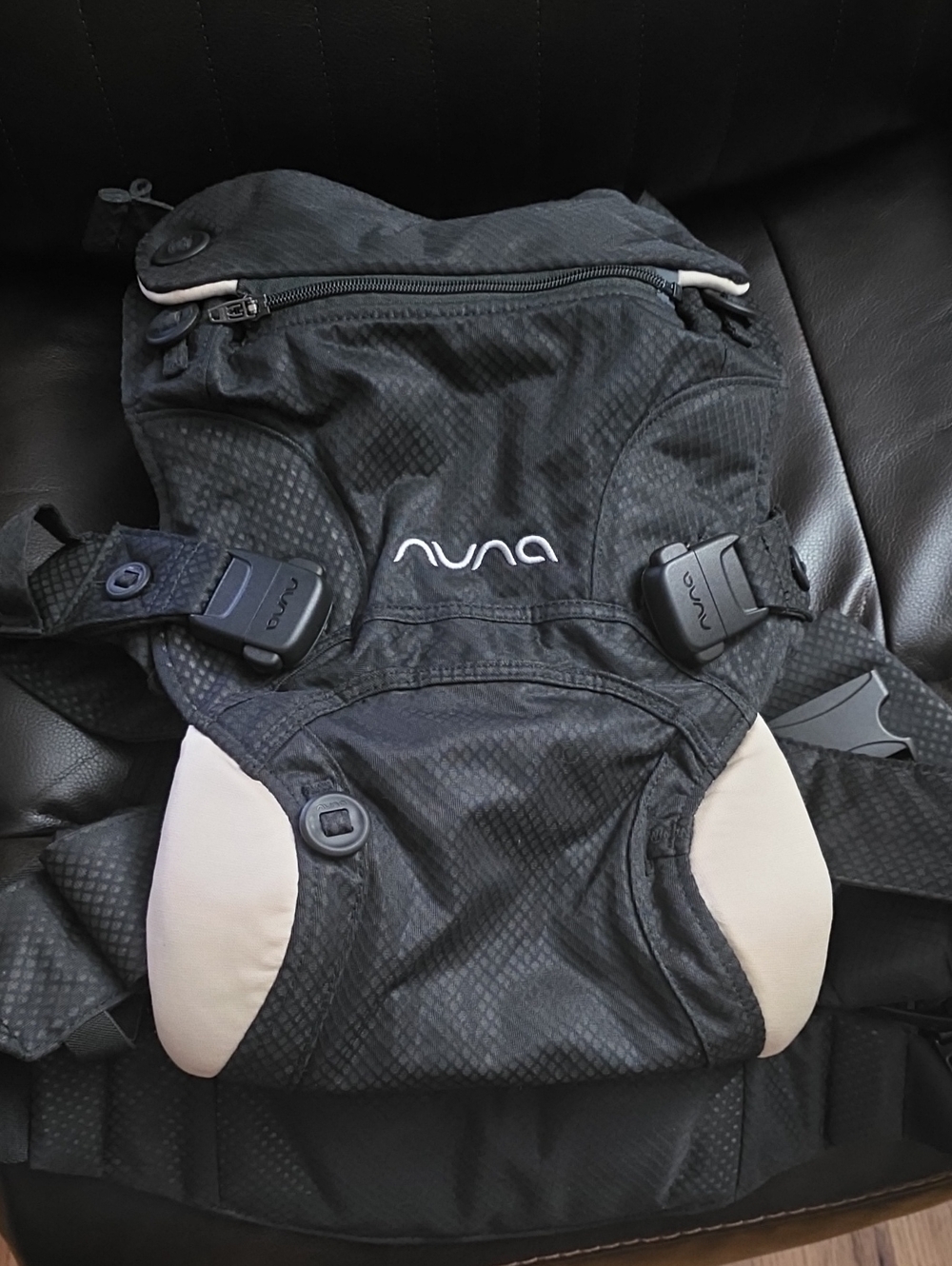 Black and Cream Men's Utility Sling Bag